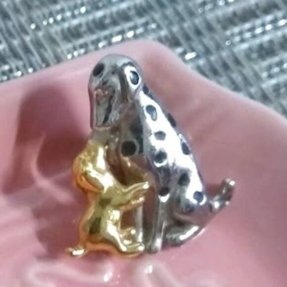 Vintage Dalmation with Pup Lapel Pin - Picture 5 of 6